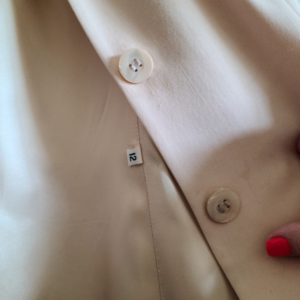 Austin Reed fully lined straw colored blazer - Picture 5 of 6